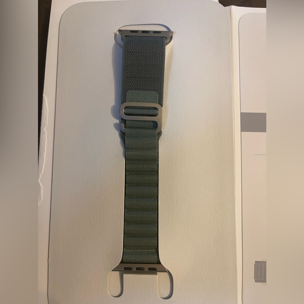 Apple Watch Ultra  Brand: Alpine Loop Green